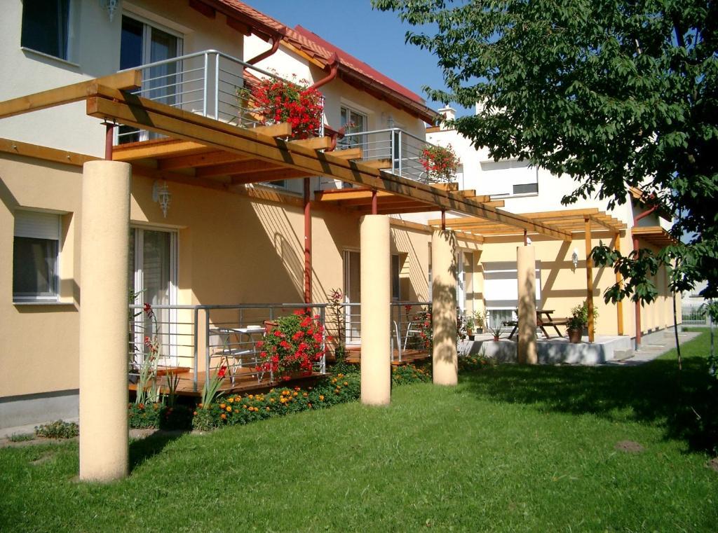 Luca Apartments Zalakaros Buitenkant foto